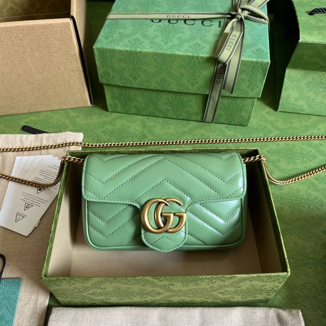 Replica Gucci GG Marmont MatelassÉ Leather Super Mini Bag 476433