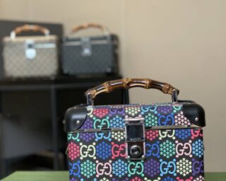 Replica Gucci Globe Trotter Beauty Case 588351