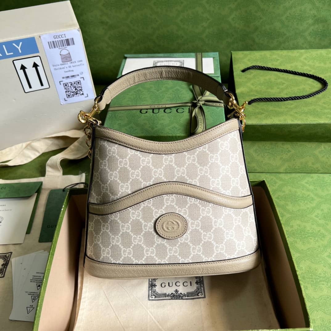 Replica Gucci Large Shoulder Bag With Interlocking G 696011