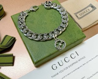 Replica Gucci Heart Bracelet