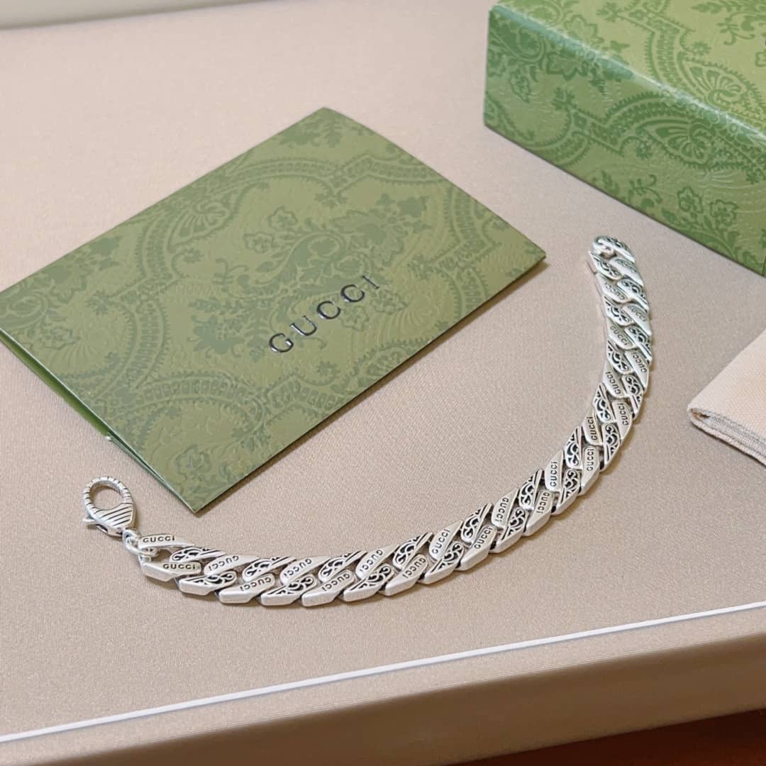 Replica Gucci Trademark Heart Bracelet