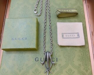 Replica Gucci Interlocking G Necklace On Neck