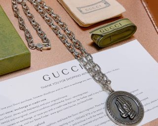 Replica Gucci Anger Forest Wolf Necklace